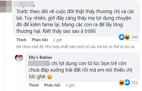 nhà tài trợ quần áo cho 2 con.