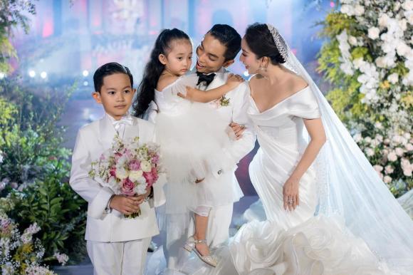 kiện tướng dancesport Khánh Thi, vu cong Phan Hiển, sao Việt