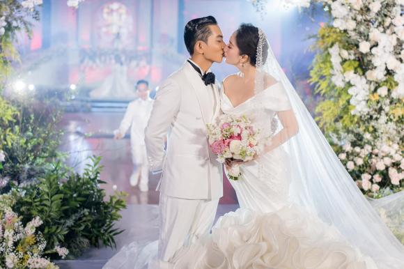 kiện tướng dancesport Khánh Thi, vu cong Phan Hiển, sao Việt