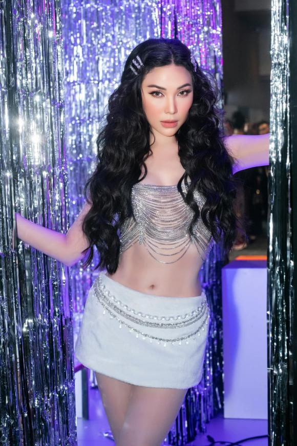Người mẫu Quỳnh Thư,nữ diễn viên diệp lâm anh,người mẫu diệp lâm anh,Ca sĩ Diệp Lâm Anh,sao Việt