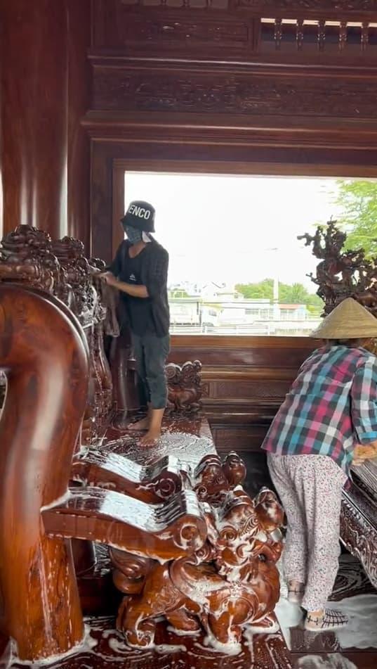 lau dọn nhà cửa, rau chùi bàn ghế gỗ, bàn ghế gỗ