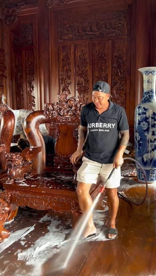 lau dọn đồ gỗ 2 lau dọn nhà cửa, rau chùi bàn ghế gỗ, bàn ghế gỗ