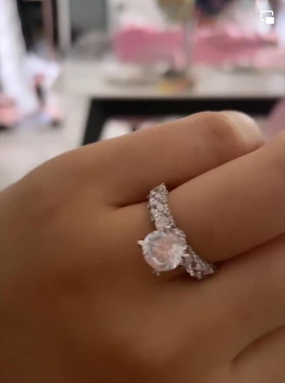 Thúy Kiều, trợ lí Ngọc Trinh, Ngọc Trinh