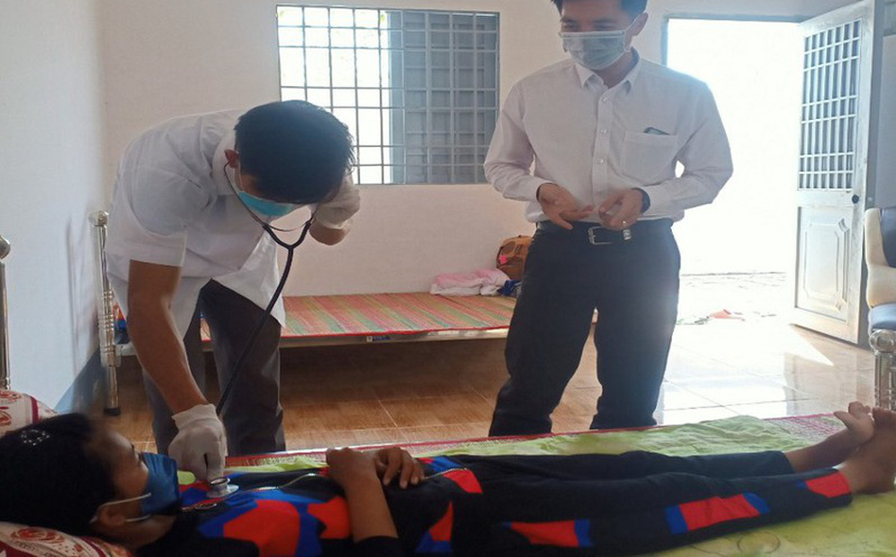Khởi tố người phụ nữ bạo hành cháu ruột ở Cà Mau