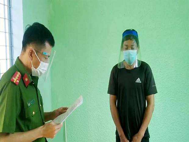 Kẻ nhiễm HIV dụ dỗ nhiều bé trai quan hệ tình dục đồng tính: Đã có vợ con, 12 năm làm rể chưa mất lòng ai và chăm chỉ làm ăn - Ảnh 1.