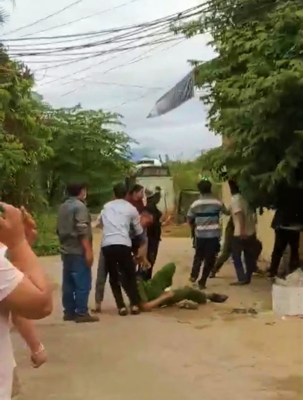 Tranh chấp đất đai, đánh cả công an can ngăn và vợ - Ảnh 1.