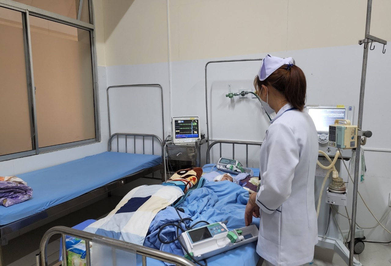 Đà Lạt: Bé gái gần 2 tuổi nghi bị bảo mẫu bạo hành gây chấn thương sọ não - ảnh 1