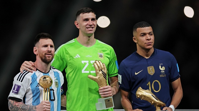 Trung vệ Pháp nổi giận khi Mbappe bị Martinez chế nhạo - Thể thao