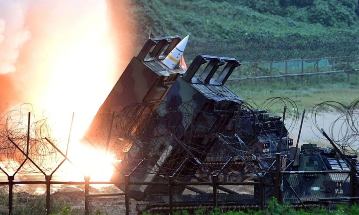 Rộ tin Mỹ “gỡ rào” vũ khí tầm xa cho Ukraine, Nga đưa ra cảnh báo “đanh thép”