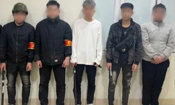 Bắt nhóm thanh niên giả danh lực lượng 141 để dừng xe, kiểm tra người đi đường
