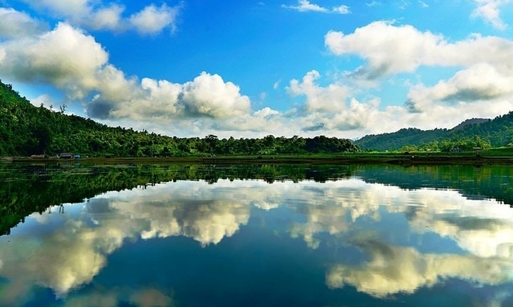 Du lịch Tuyên Quang ngắm tiên cảnh Hồ Noong