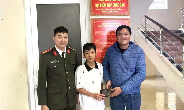 Nam sinh lớp 9 nhặt được gần 23 triệu đồng, lập tức giao nộp công an 