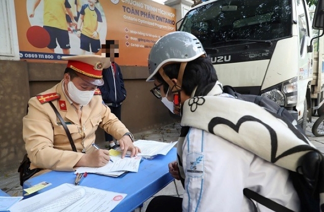 Công an Hà Nội gửi danh sách 2.102 học sinh vi phạm giao thông đến Sở GD&ĐT 