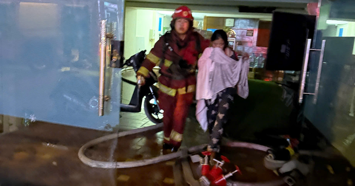 Tạm giữ nghi phạm đốt nhà nghỉ ở Hà Nội, cảnh sát giải cứu 7 người trong đêm