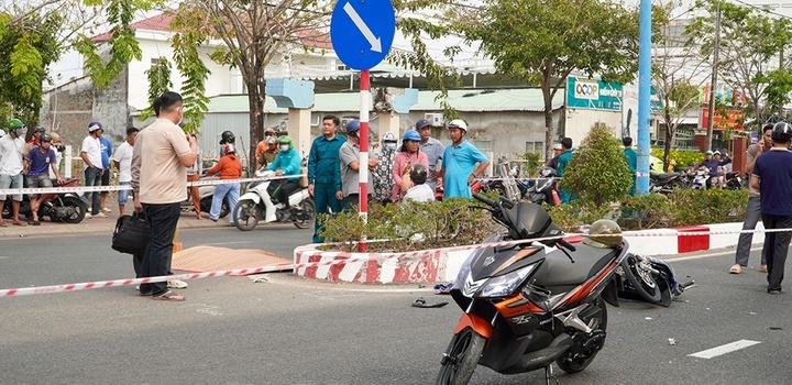 Tin tức tai nạn giao thông mới nhất ngày 6/2: Xe khách va chạm xe máy, 2 người thương vong