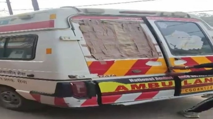 Cửa xe bị kẹt, nam bệnh nhân tử vong trong xe cấp cứu tại Ấn Độ