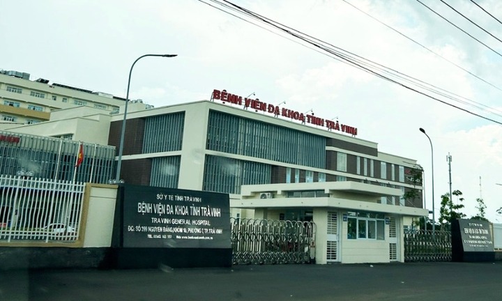 Vụ một hộp bánh bất ngờ phát nổ trong bệnh viện ở Vĩnh Long: Camera an ninh ghi lại gì?