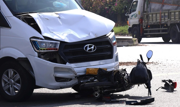 Tin tức tai nạn giao thông mới nhất ngày 5/3: Va chạm với xe buýt, người điều khiển xe máy tử vong