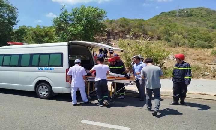 Tin tức thời sự 24h: Kịp thời cứu hộ du khách nước ngoài gặp nạn trên núi Dinh