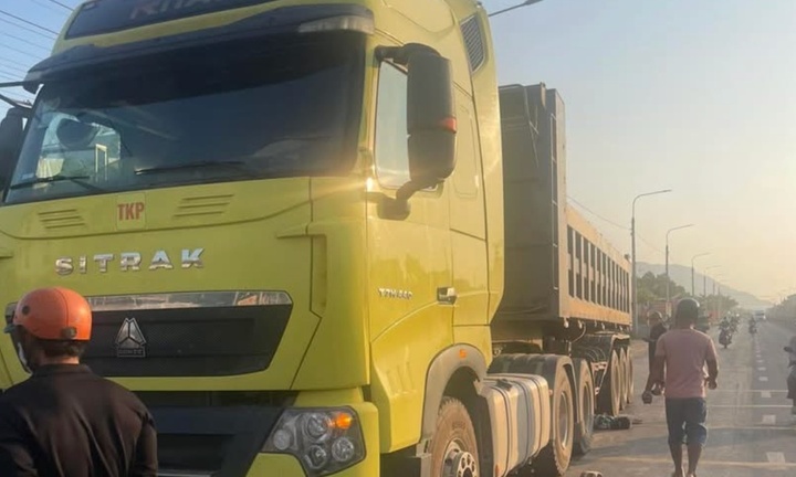 Tin tức tai nạn giao thông mới nhất ngày 8/4: Va chạm với xe đầu kéo, người phụ nữ đi xe đạp tử vong