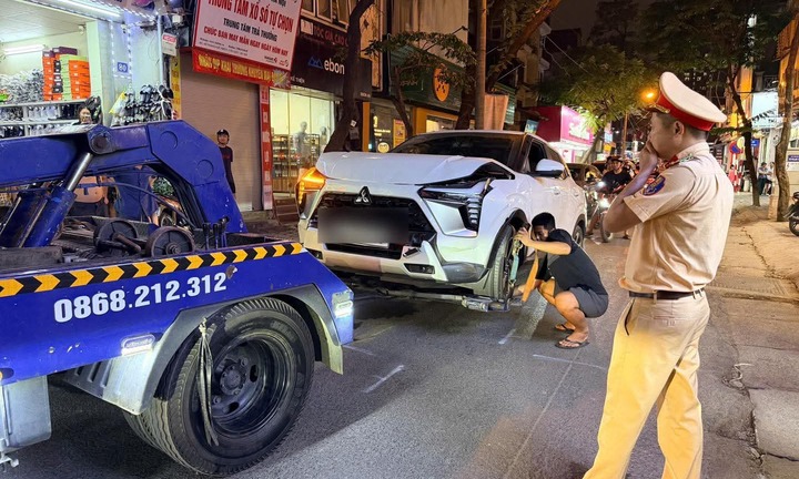 Hà Nội: Va chạm liên hoàn 4 phương tiện trên đường Doãn Kế Thiện