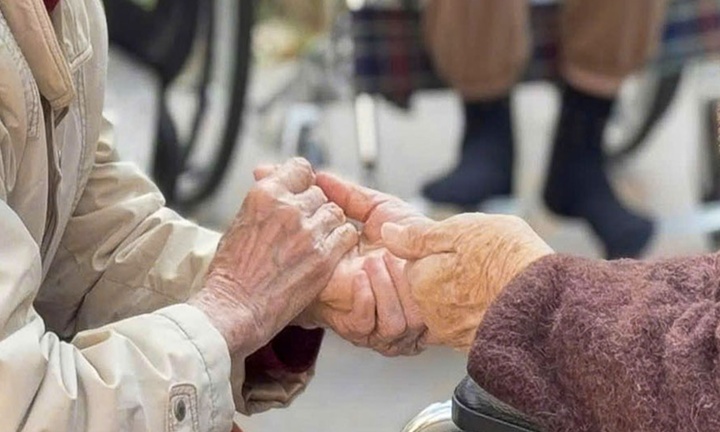 Không ưu tiên bán vé cho người khuyết tật, người cao tuổi bị phạt thế nào?