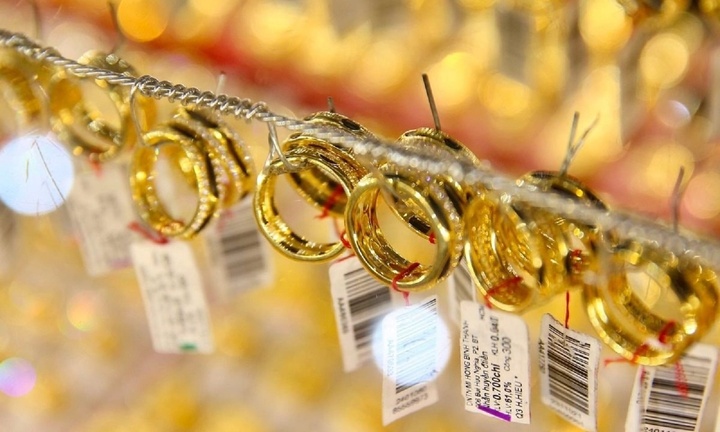 Giá vàng chiều nay (24/4): Đồng loạt lao dốc, SJC giảm 1,2 triệu đồng/lượng