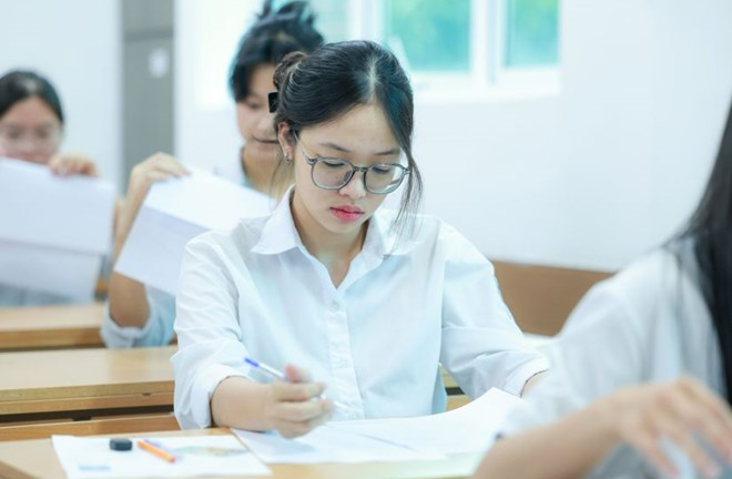 Tin tức giáo dục 24h: Bộ GD&ĐT làm rõ phạm vi áp dụng của quy đổi bách phân vị trong tuyển sinh