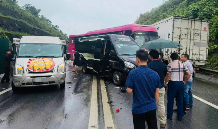 Tin tức tai nạn giao thông ngày 11/5: Bất ngờ 