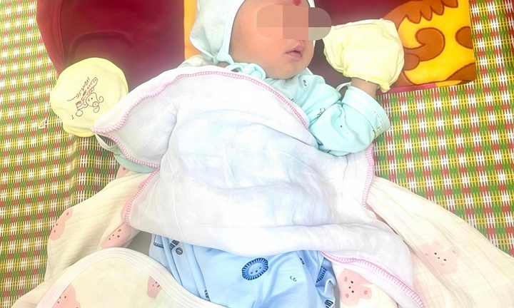 Tin tức thời sự 24h: Bé trai sơ sinh bị bỏ trước cổng chùa ở Bắc Ninh