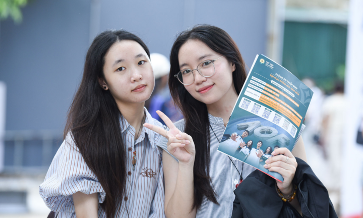 Biến động điểm chuẩn 2026: Khối B dự kiến tăng vọt, chuyên gia 