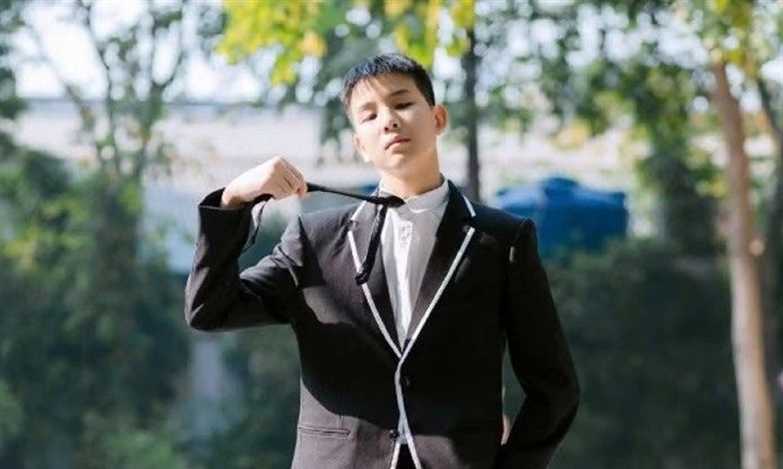Con trai một Hoa hậu đình đám, ngoại hình gây bất ngờ