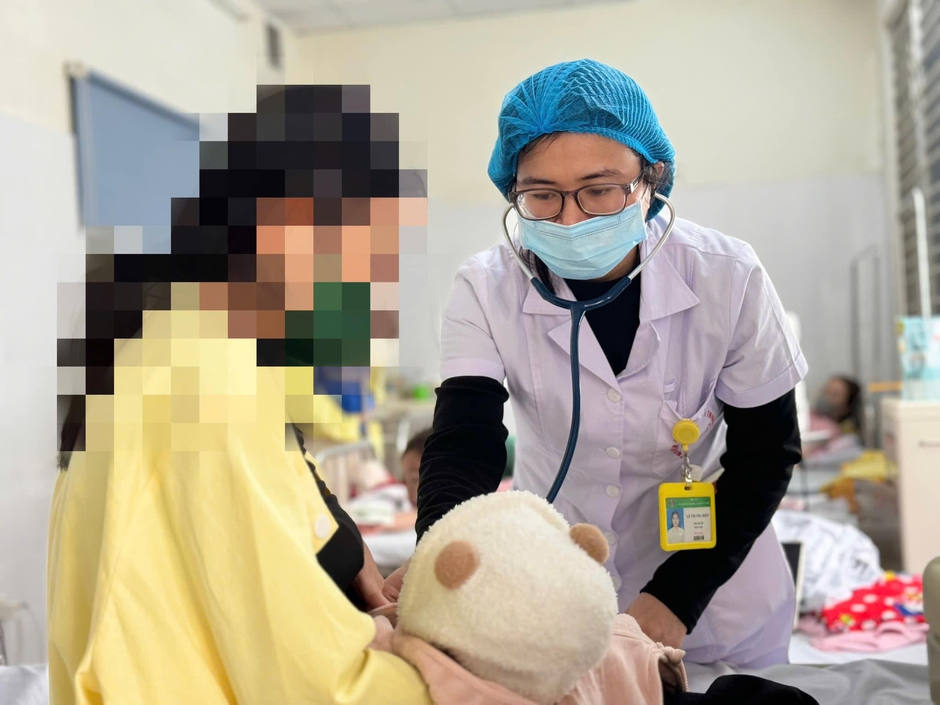 Hà Nội: Dịch Sởi vẫn tăng mạnh, lượng trẻ tiêm vắc xin tăng đột biến - 4