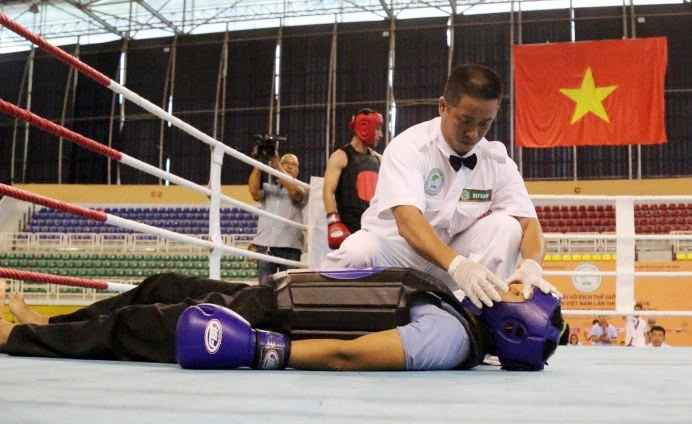 Võ sư Bùi Đăng Văn thường xuyên là trọng tài trong các hệ thống giải trong nước và quốc tế.