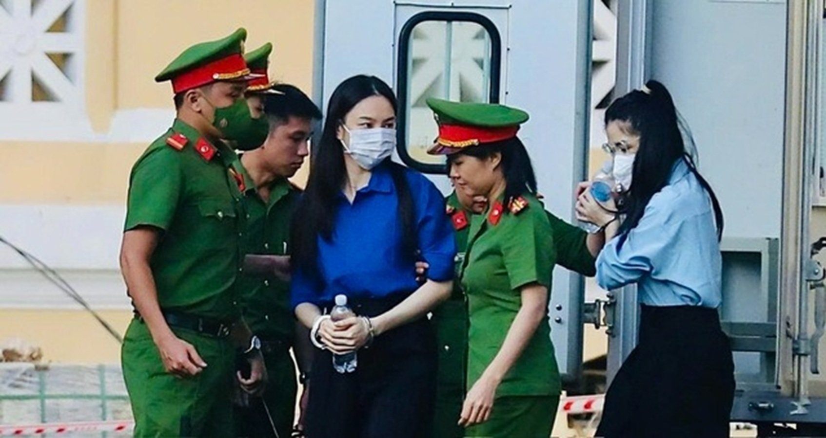 Khi "thần tượng" bán niềm tin: Giải mã cú ngã ngựa của "đế chế" kẹo Kera và hồi chuông cáo chung cho kỷ nguyên "kiếm tiền dễ" của KOL - 4