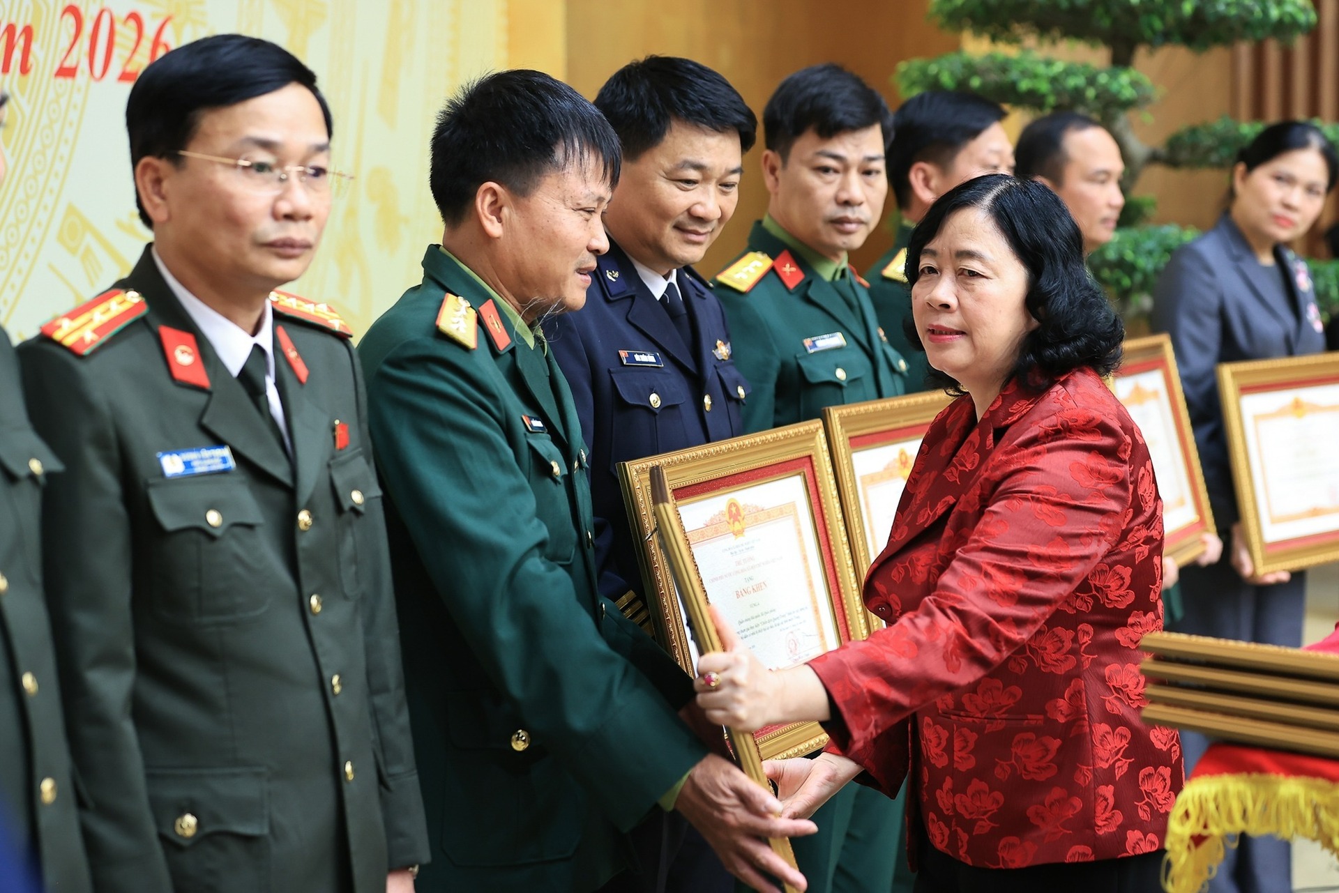 Thủ tướng: "Chiến dịch Quang Trung" không những chiến thắng mà còn "chiến thắng giòn giã" - 4