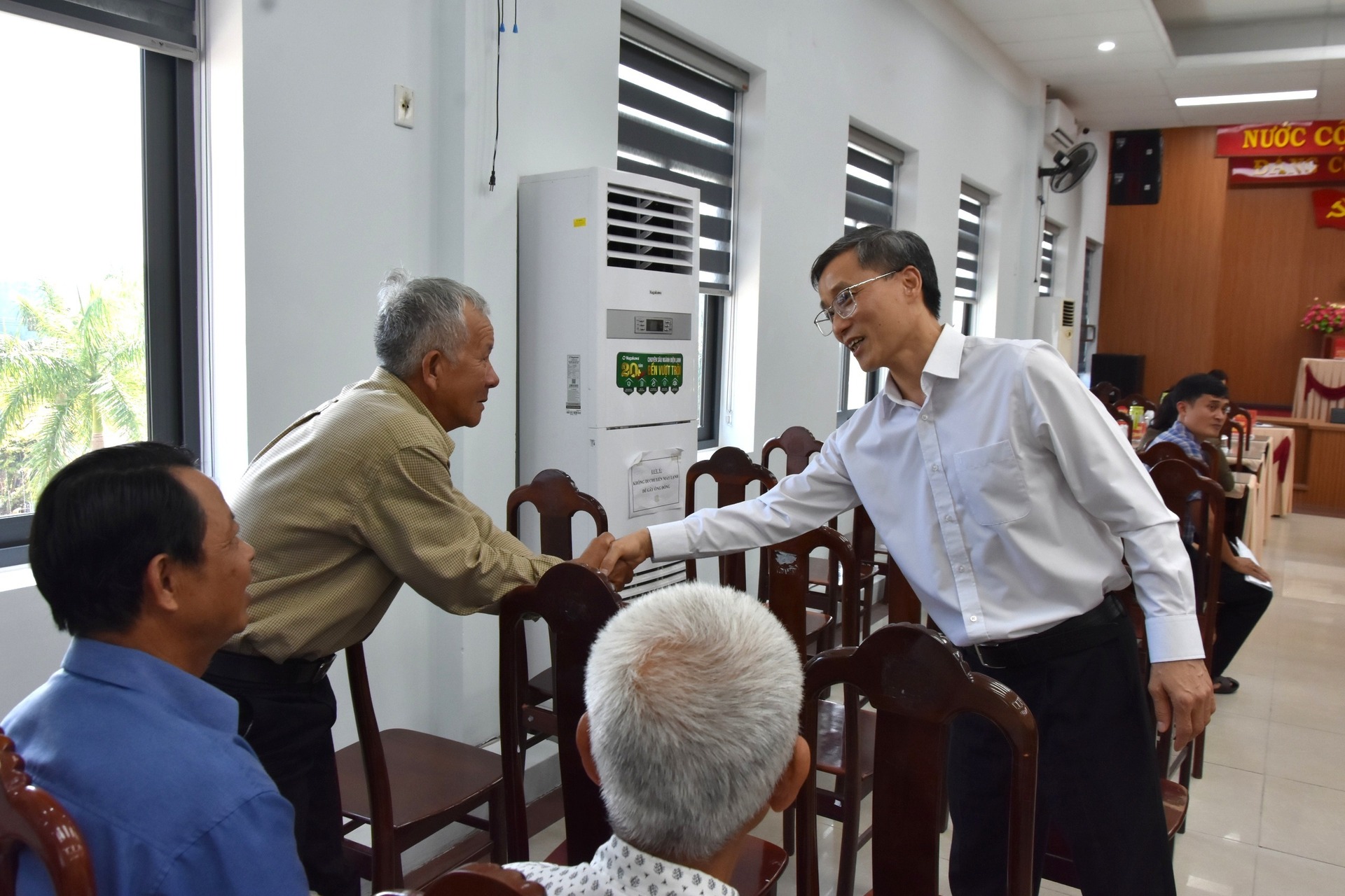 Chủ tịch Hội Luật gia Việt Nam: Theo đuổi vấn đề đến cùng để giữ gìn sự tin cậy của cử tri - 8