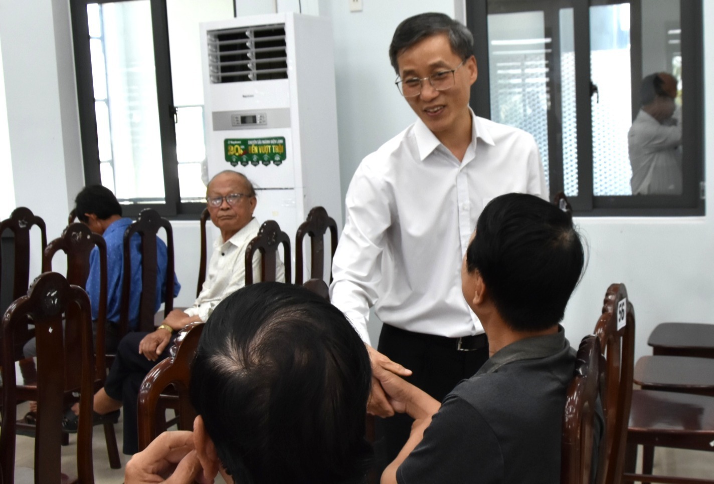 Chủ tịch Hội Luật gia Việt Nam: Theo đuổi vấn đề đến cùng để giữ gìn sự tin cậy của cử tri - 9