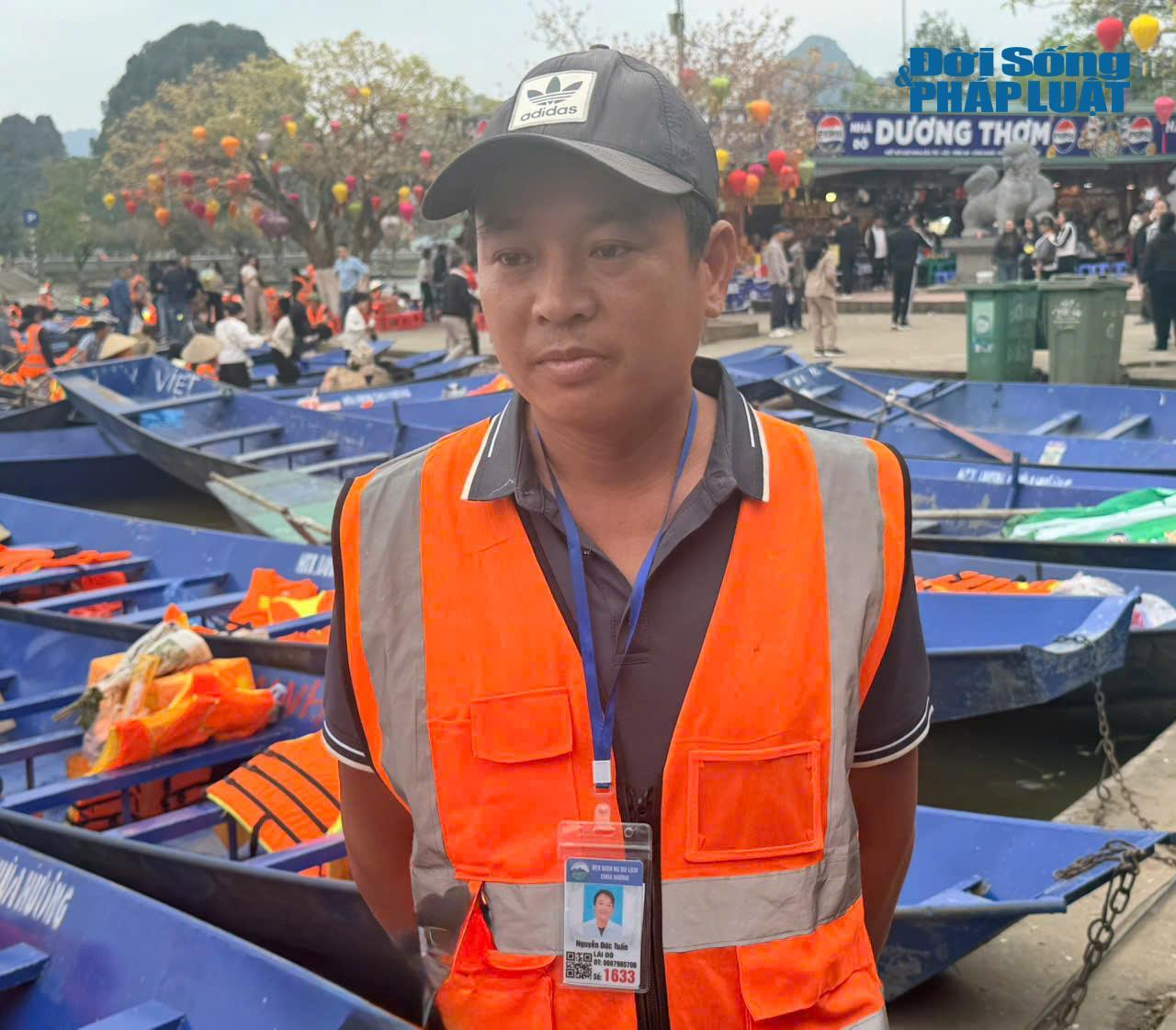 Anh Nguyễn Đức Tuấn, một lái đò hoạt động tại khu vực Chùa Hương.