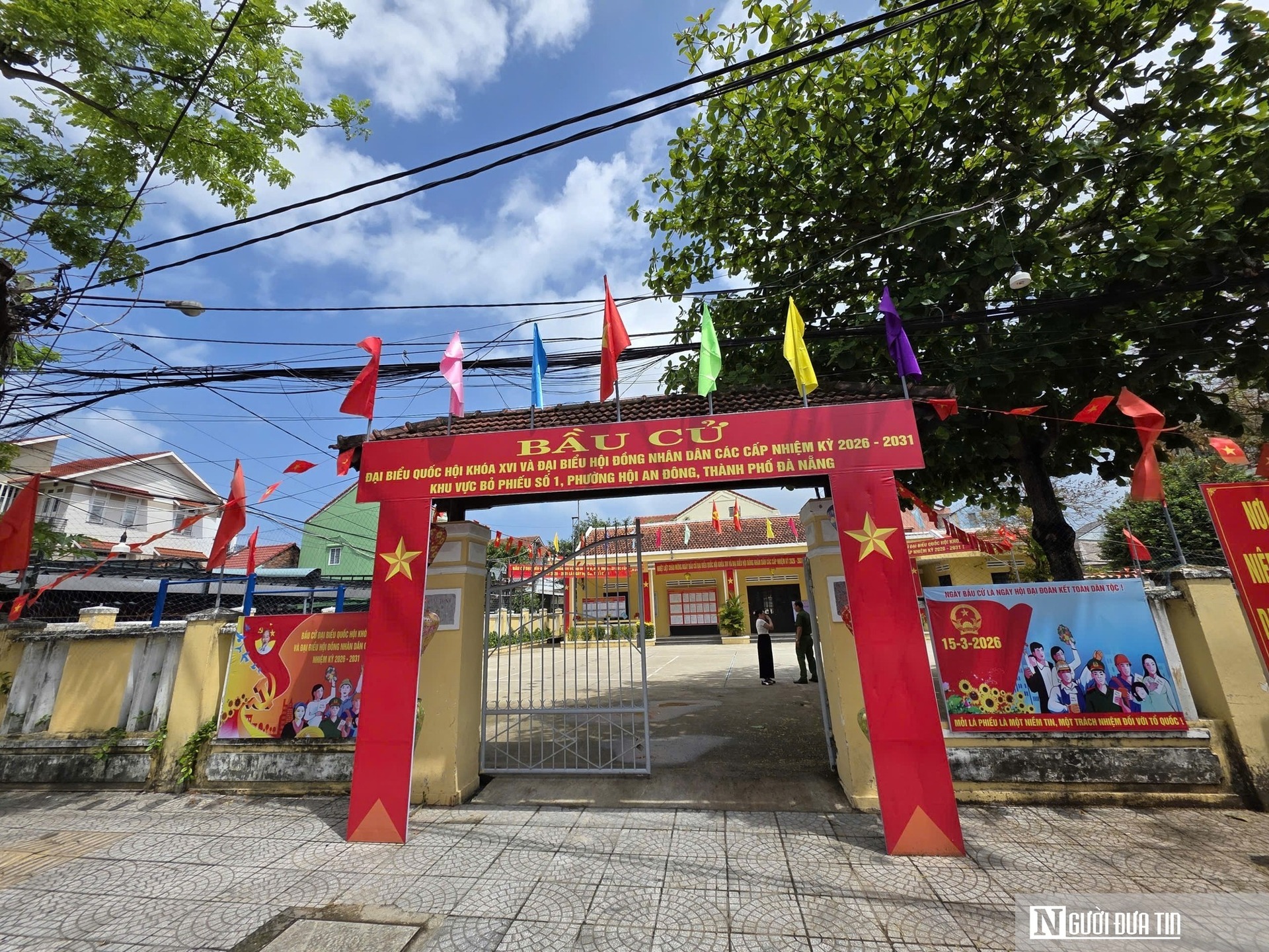 Những bước chân lặng lẽ trước ngày bầu cử - 2