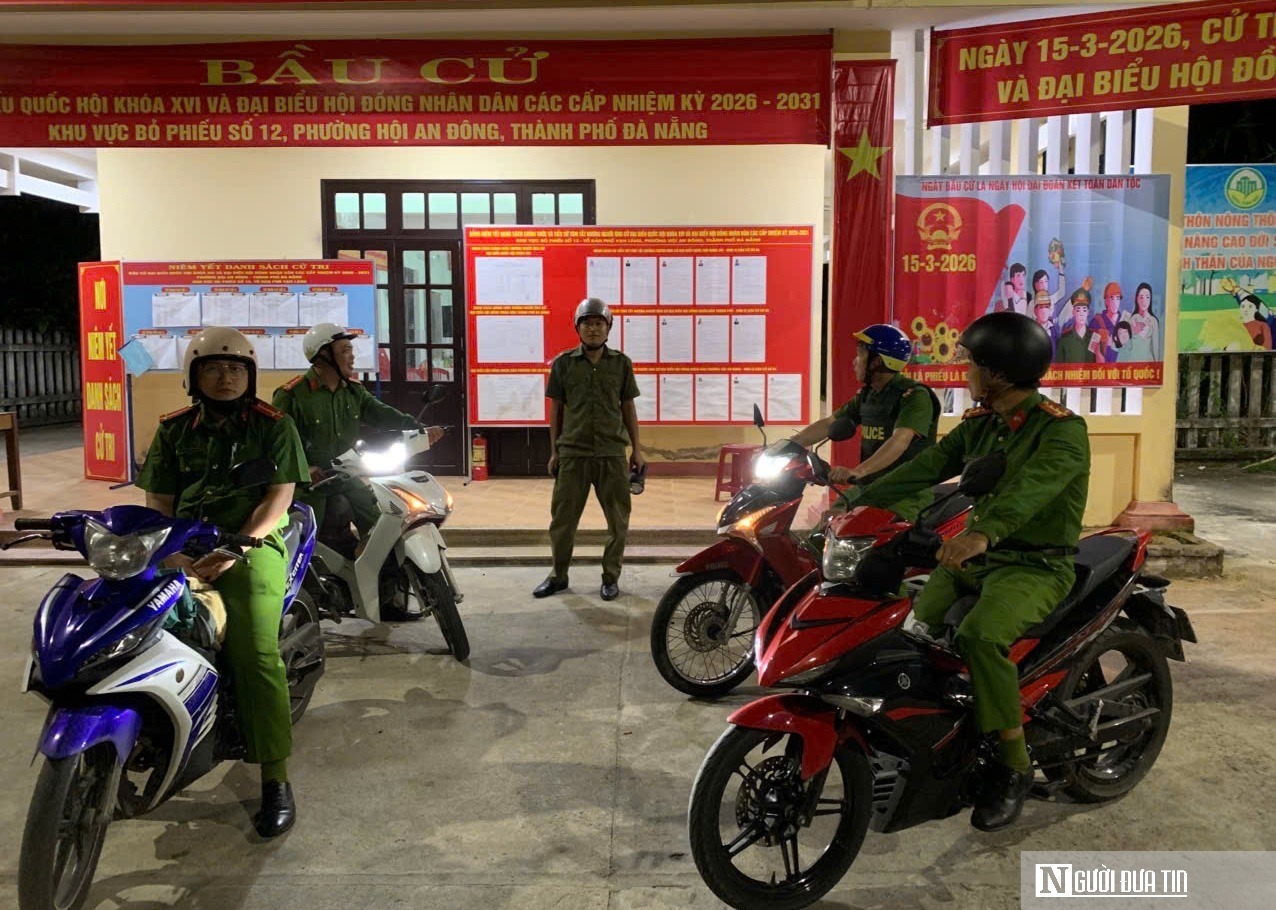 Những bước chân lặng lẽ trước ngày bầu cử - 3