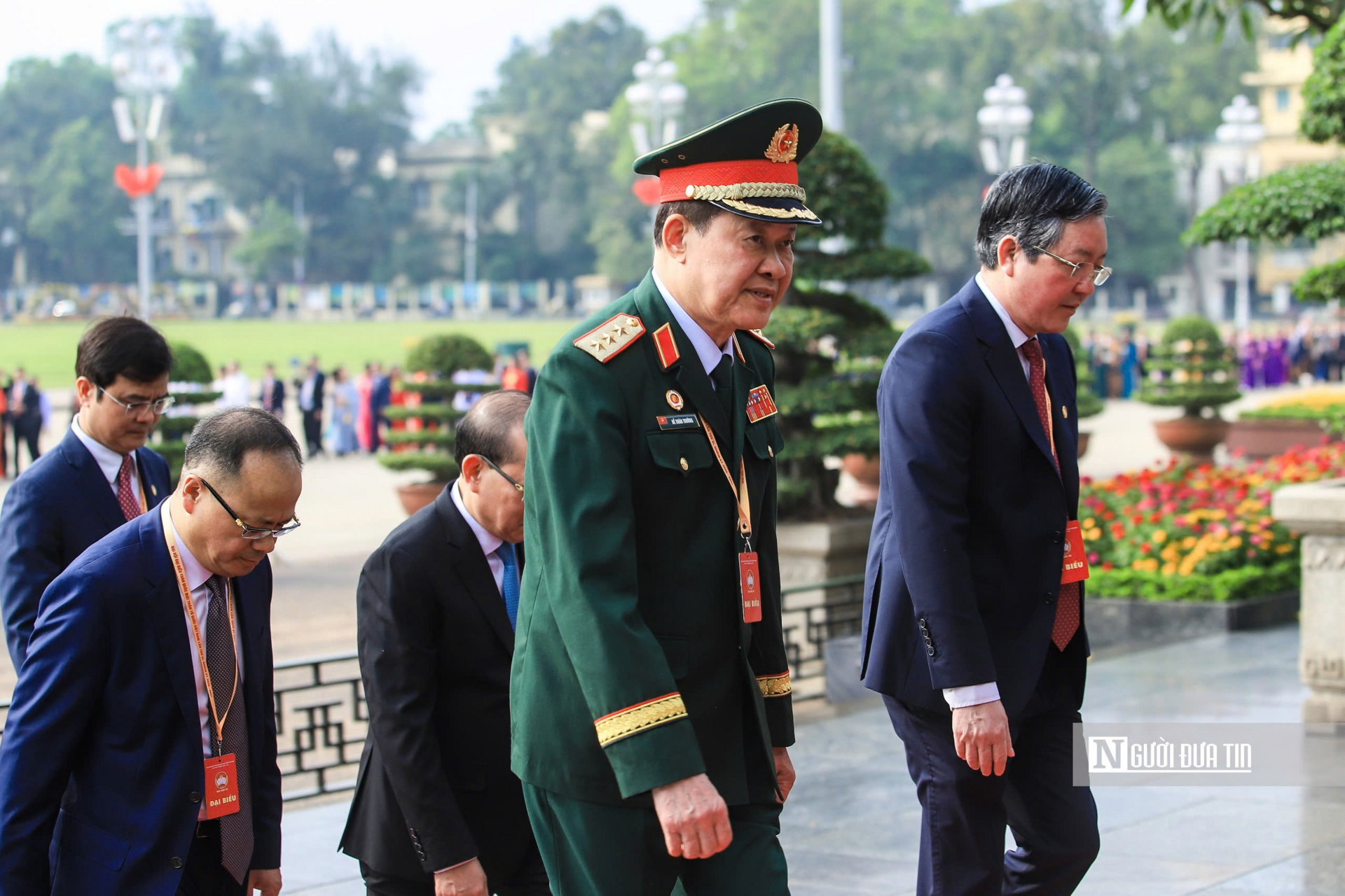Đoàn đại biểu dự Đại hội MTTQ Việt Nam lần thứ XI vào Lăng viếng Chủ tịch Hồ Chí Minh - 7