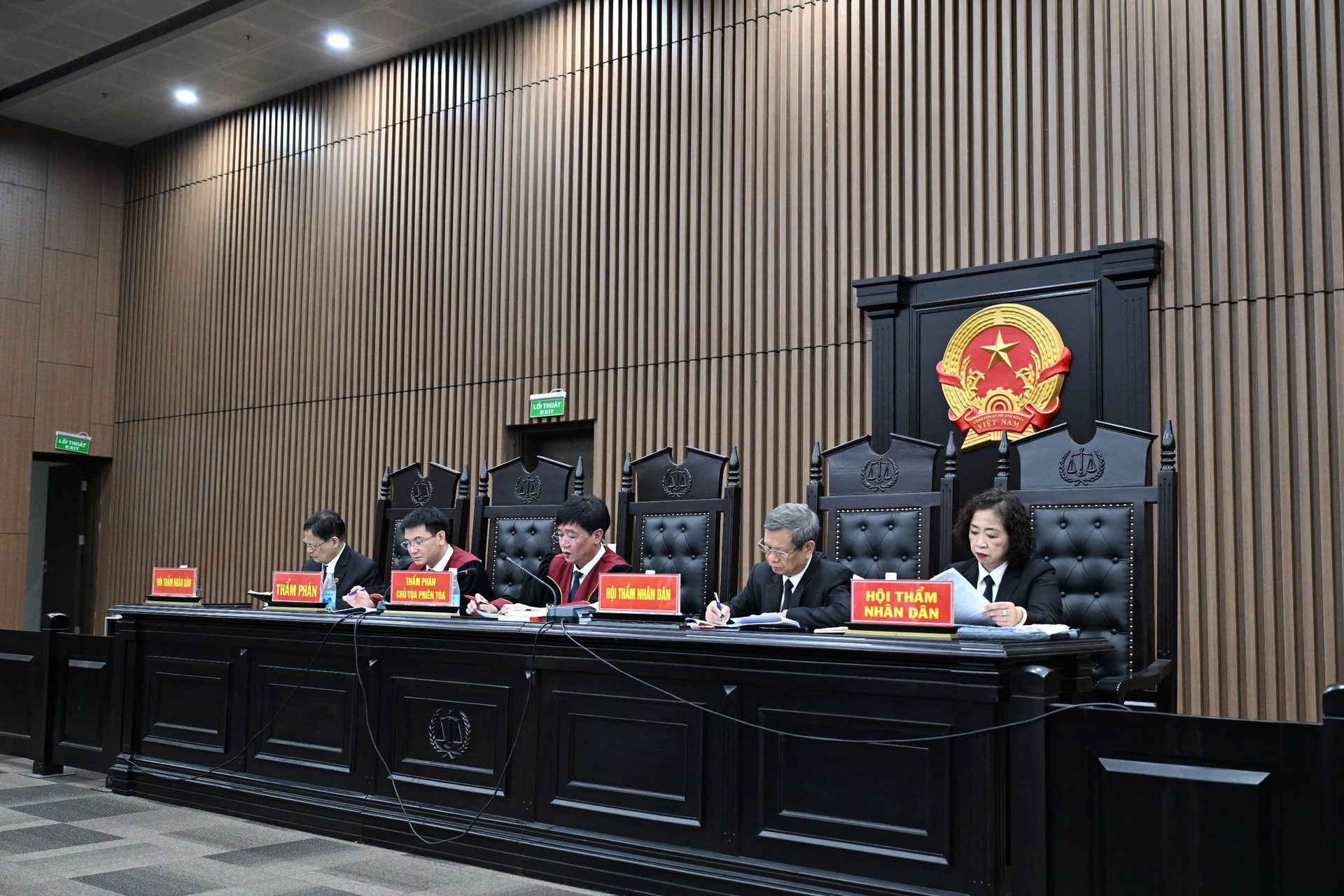 Trước giờ tuyên án bị cáo Nguyễn Thị Kim Tiến: Từ kỳ vọng “công trình để đời” của cựu Bộ trưởng Y tế đến vụ án lãng phí hơn 800 tỷ đồng - 18