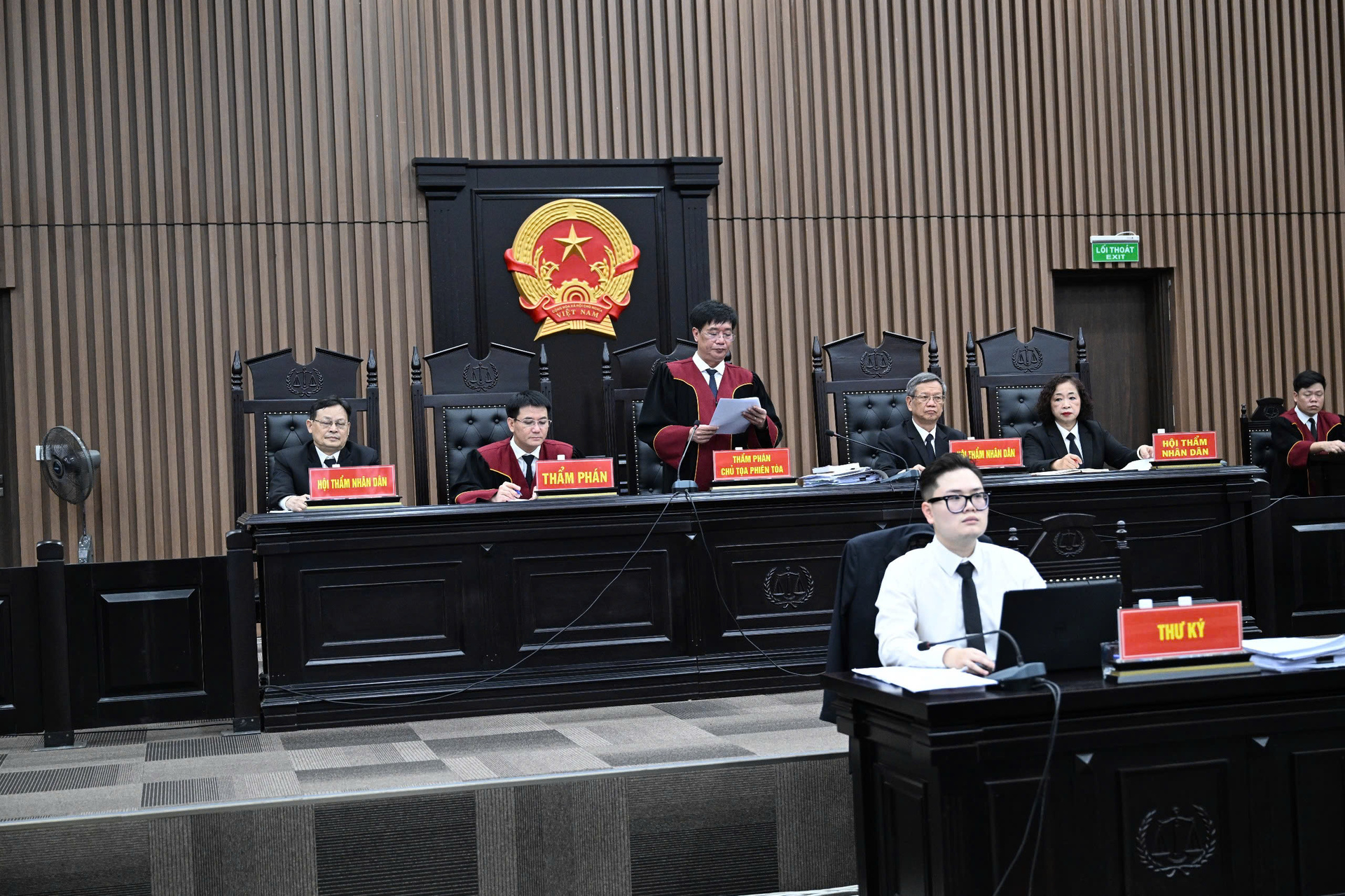 Trước giờ tuyên án bị cáo Nguyễn Thị Kim Tiến: Từ kỳ vọng “công trình để đời” của cựu Bộ trưởng Y tế đến vụ án lãng phí hơn 800 tỷ đồng - 22