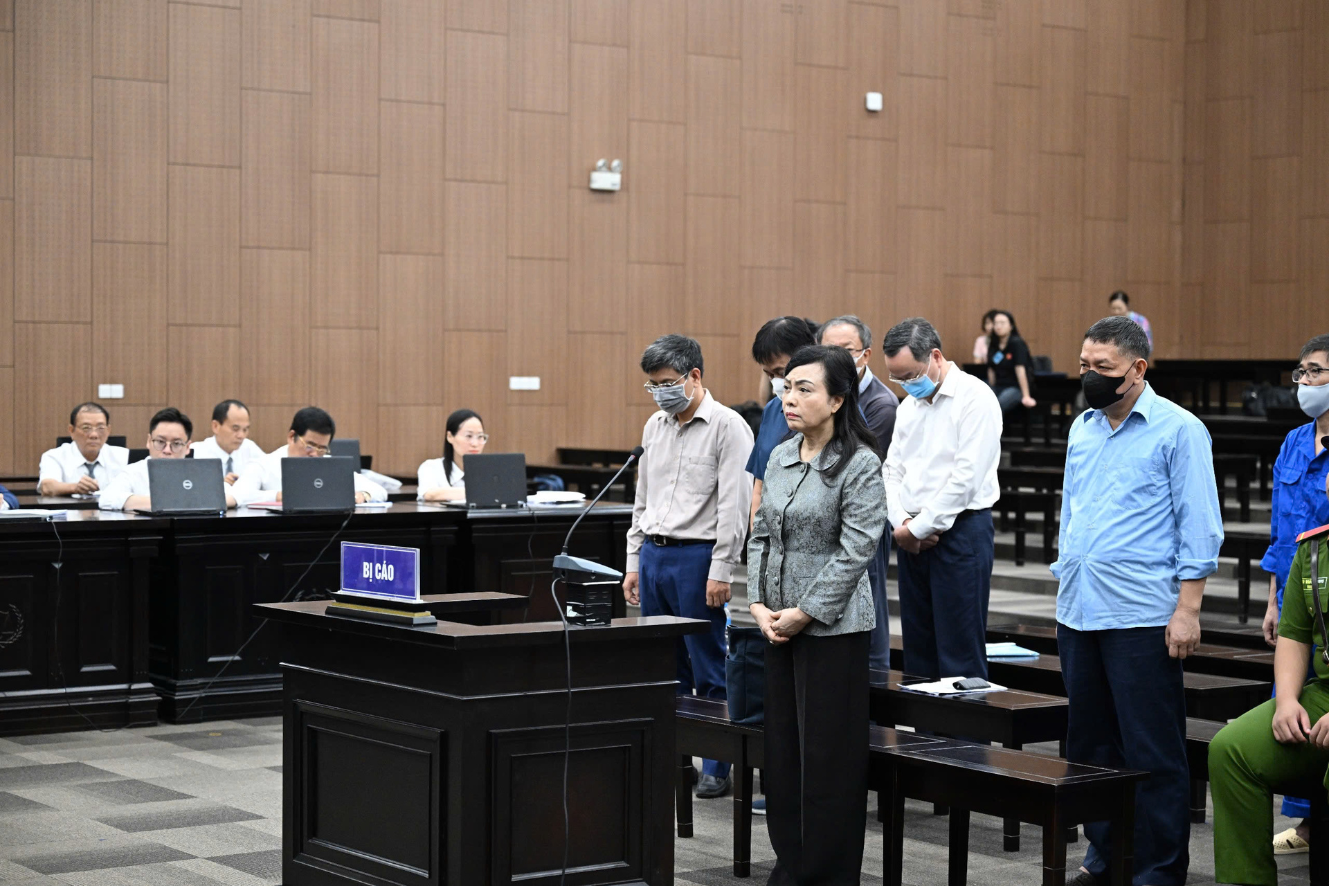 Trước giờ tuyên án bị cáo Nguyễn Thị Kim Tiến: Từ kỳ vọng “công trình để đời” của cựu Bộ trưởng Y tế đến vụ án lãng phí hơn 800 tỷ đồng - 21