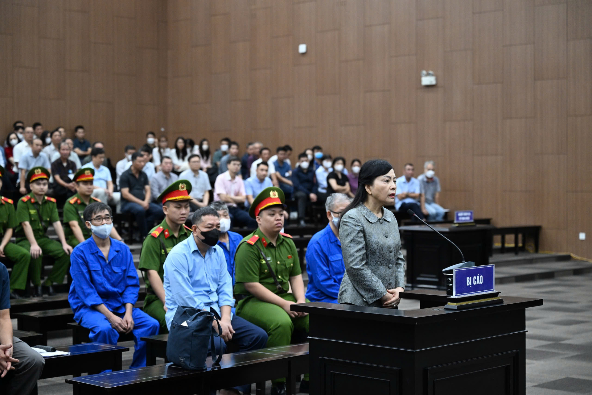 Trước giờ tuyên án bị cáo Nguyễn Thị Kim Tiến: Từ kỳ vọng “công trình để đời” của cựu Bộ trưởng Y tế đến vụ án lãng phí hơn 800 tỷ đồng - 13