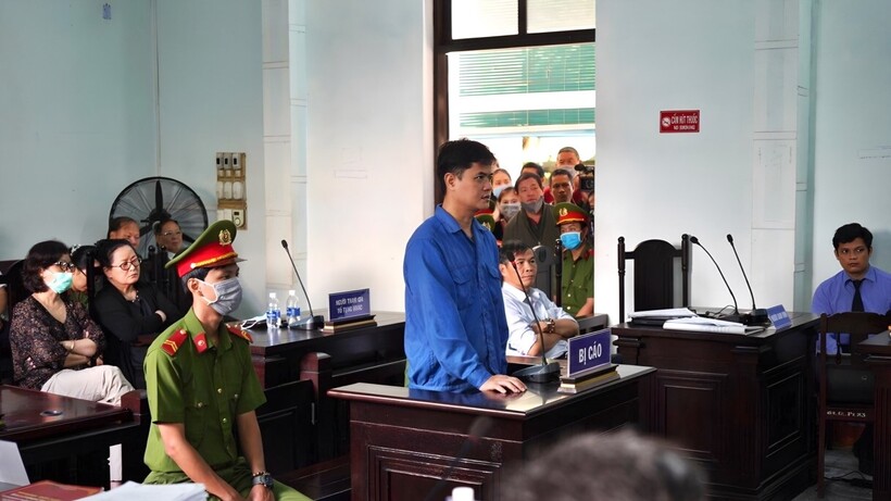 Áp lực của Bị cáo trong phiên tòa hình sự Sơ thẩm.