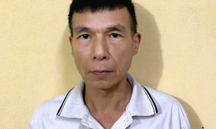 Lê Phú Tuân tại cơ quan công an.