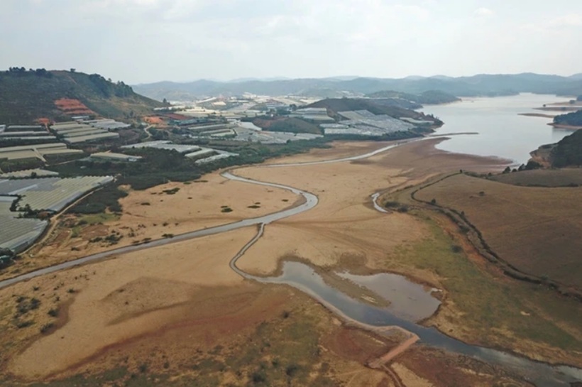 Dự báo mùa mưa Tây Nguyên năm nay một số nơi sẽ đến trễ khoảng 15-20 ngày so với các năm. Ngay trong mùa mưa vẫn có khả năng thiếu nước do mưa gián đoạn nên khô hạn vẫn có thể xảy ra.