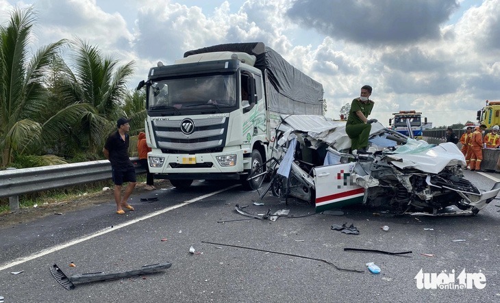 Hiện trường vụ tai nạn. Ảnh: Tuổi Trẻ